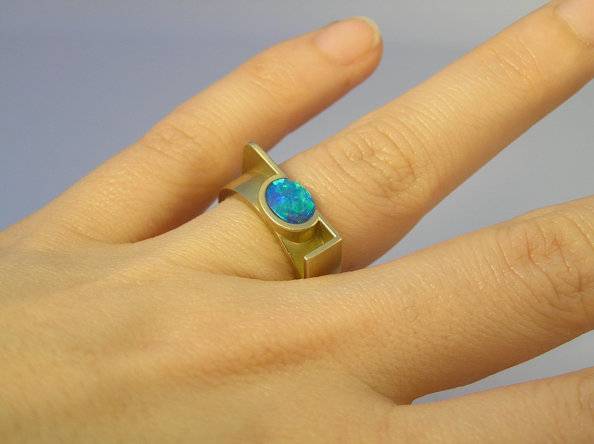 K18 opal ring